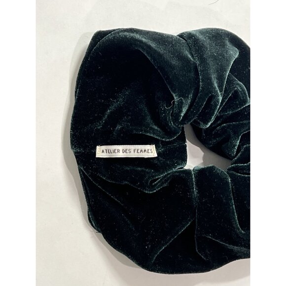 Atelier Des Femmes Velvet Scrunchie in Green